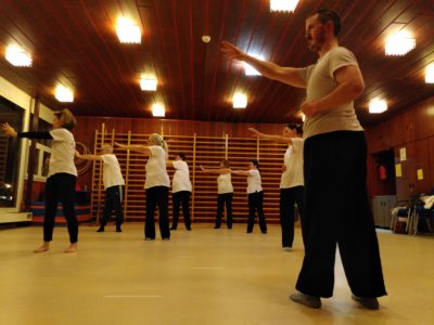 Cours de qigong en groupe